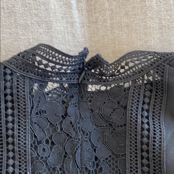 Short sleeve lace blouse - Picture 5 of 6